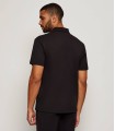 Polo negro Hugo logo metal