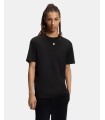 Camiseta Hugo negra logo metal