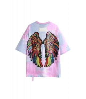 Camiseta MWM rosa descolorida con alas multicolor