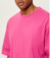 CAMISETA HUGO ROSA FUERTE CON LOGO AL COSTADO